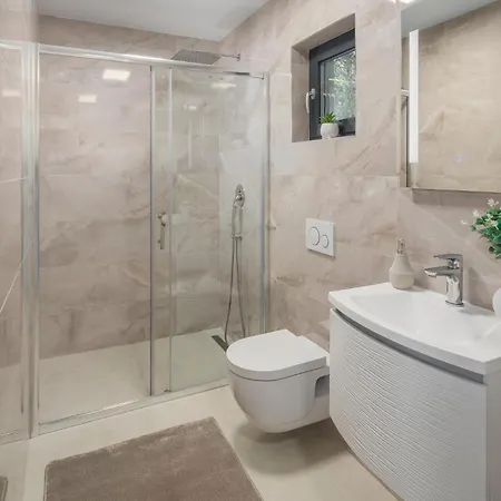 Beautiful In With Wifi Holiday home