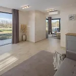 Tatil Evi Beautiful Home In Rovinj With Wifi *