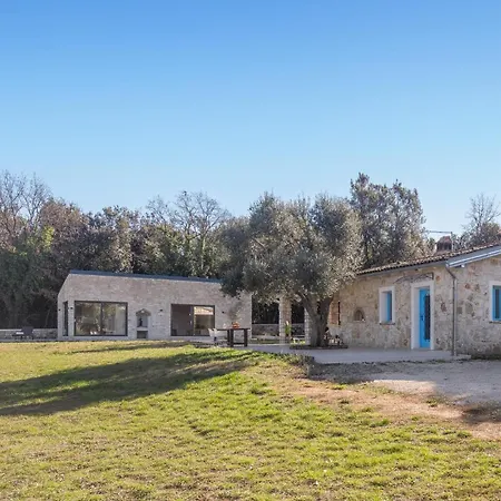 Holiday home 2 Bedroom Lovely In Rovinj