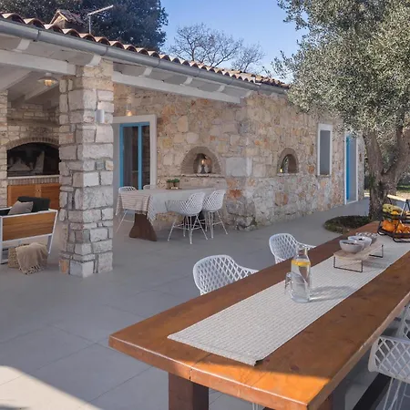 Holiday home 2 Bedroom Lovely In