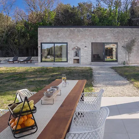 Holiday home 2 Bedroom Lovely In