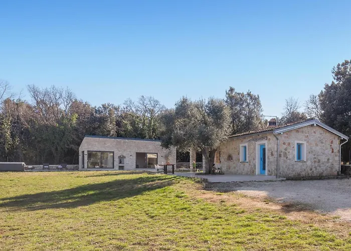 Feriehus 2 Bedroom Lovely In Rovinj