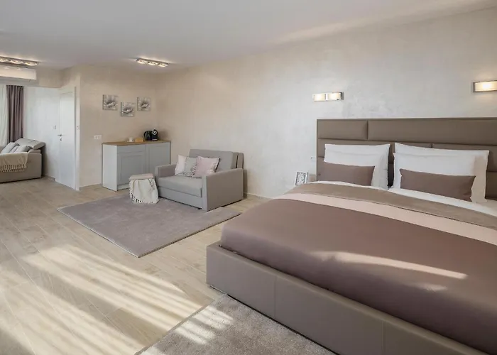 2 Bedroom Lovely In *